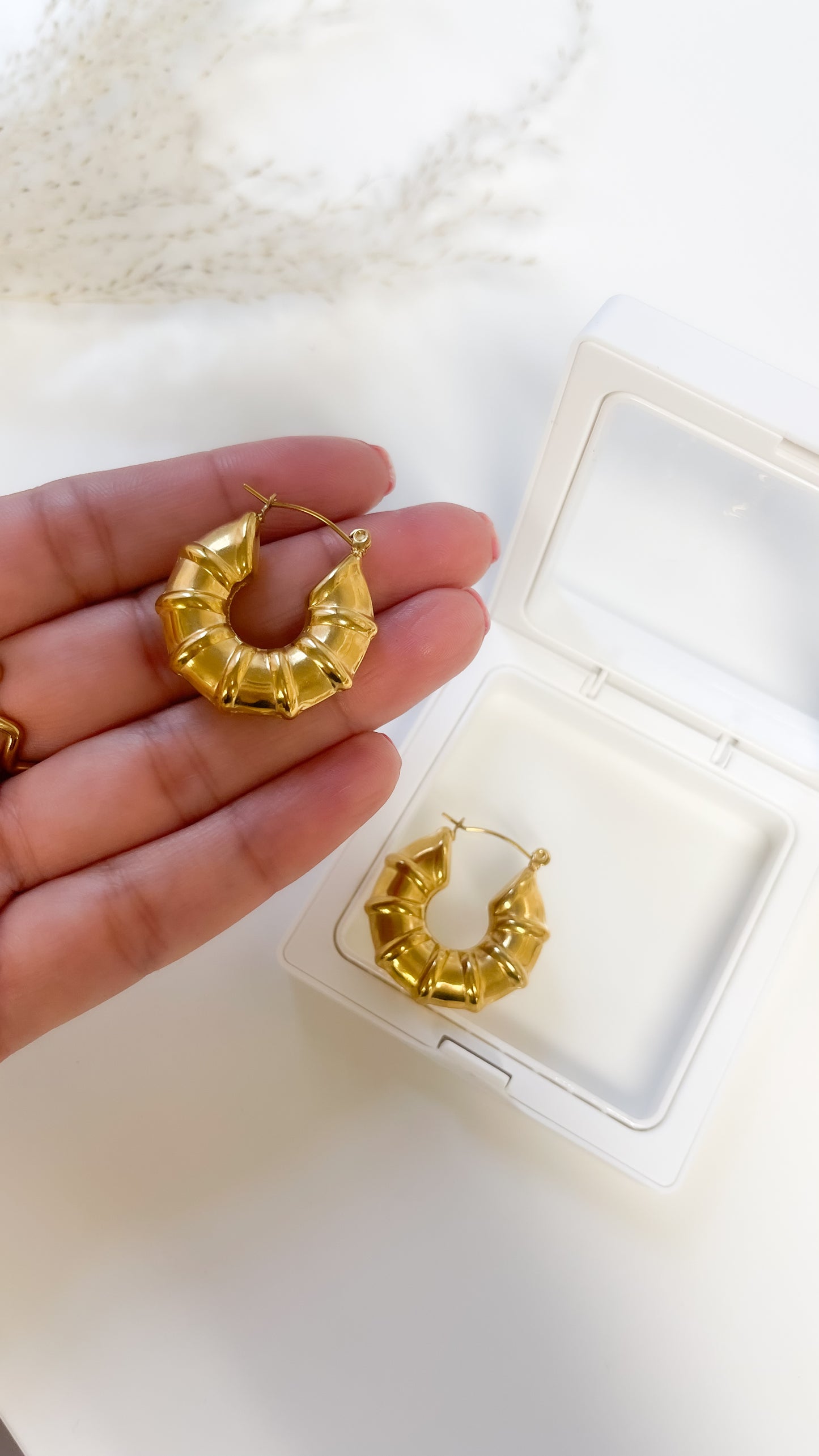 Hollow earrings!