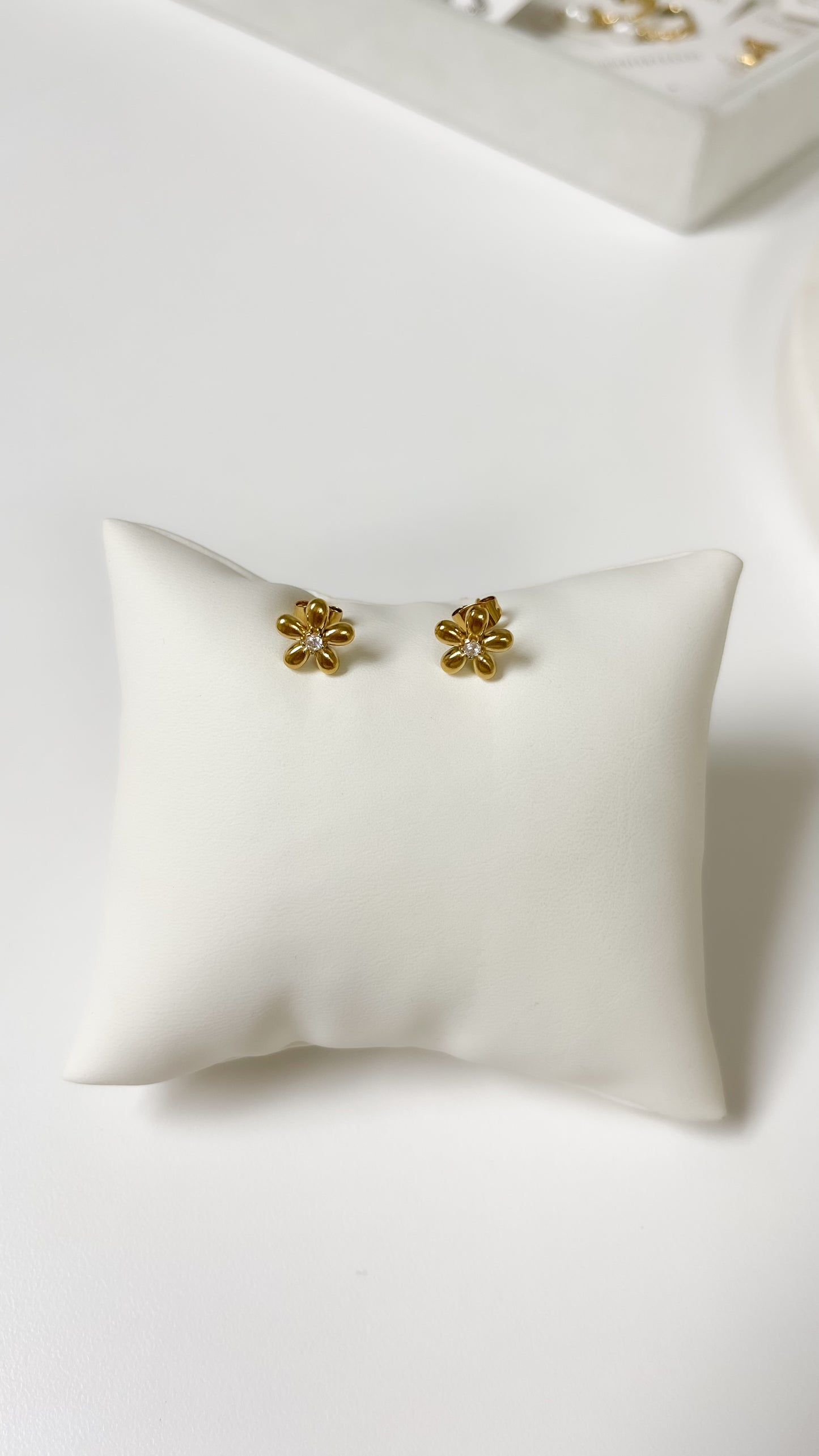 Studs flower