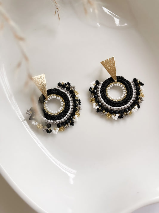 Elegant black earrings